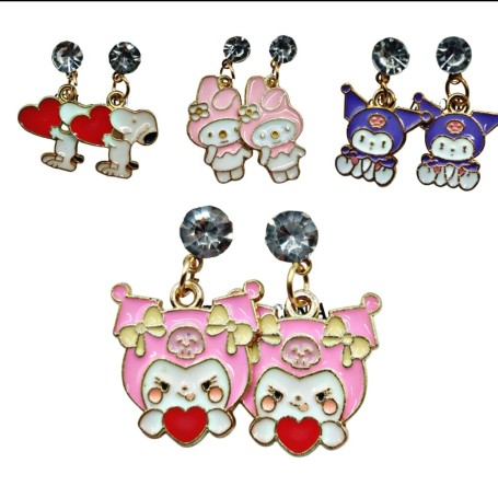 PAR DE ARETES SANRIO $15