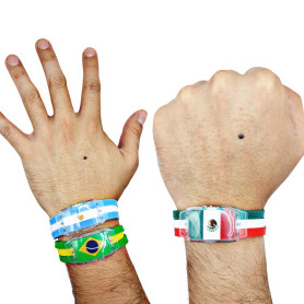 PULSERA BANDERA C LUZ $20